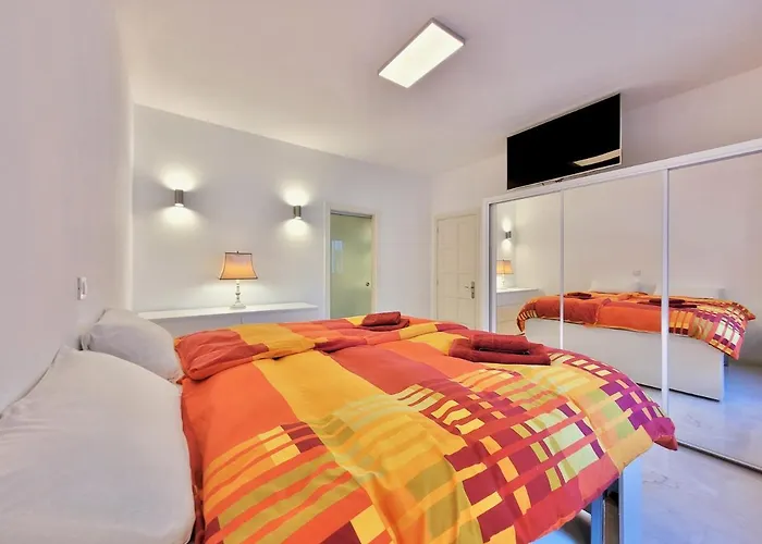 Another Day In Paradise アパート *