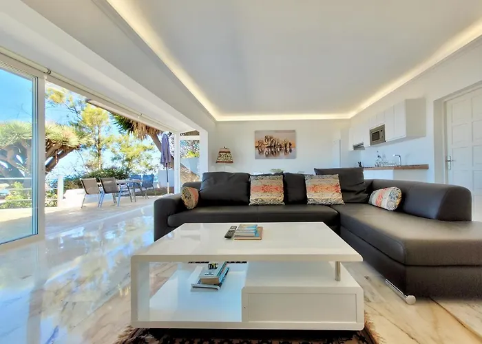 Another Day In Paradise * サンタ・ウルスラ