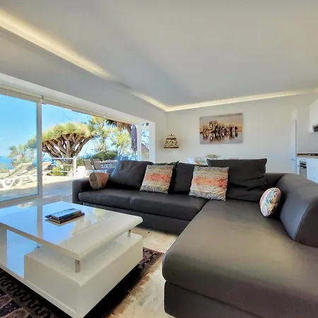 Another Day In Paradise アパート サンタ・ウルスラ