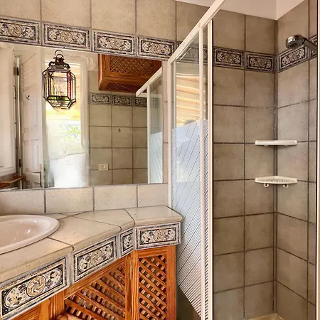 Another Day In Paradise アパート サンタ・ウルスラ