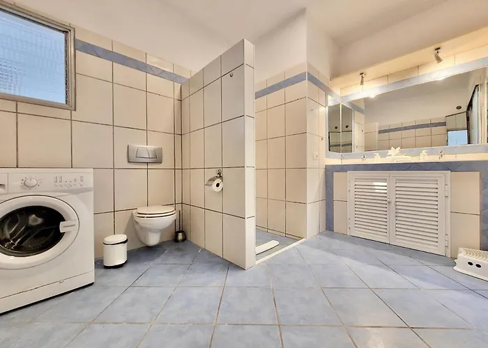 Another Day In Paradise 아파트 *