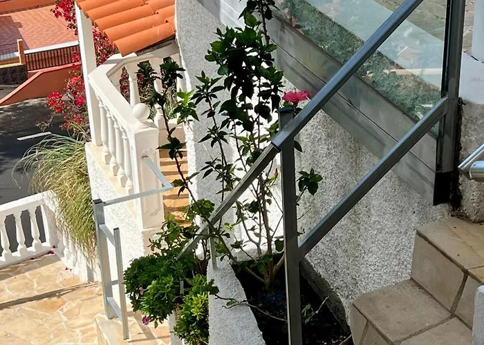 아파트 Another Day In Paradise *